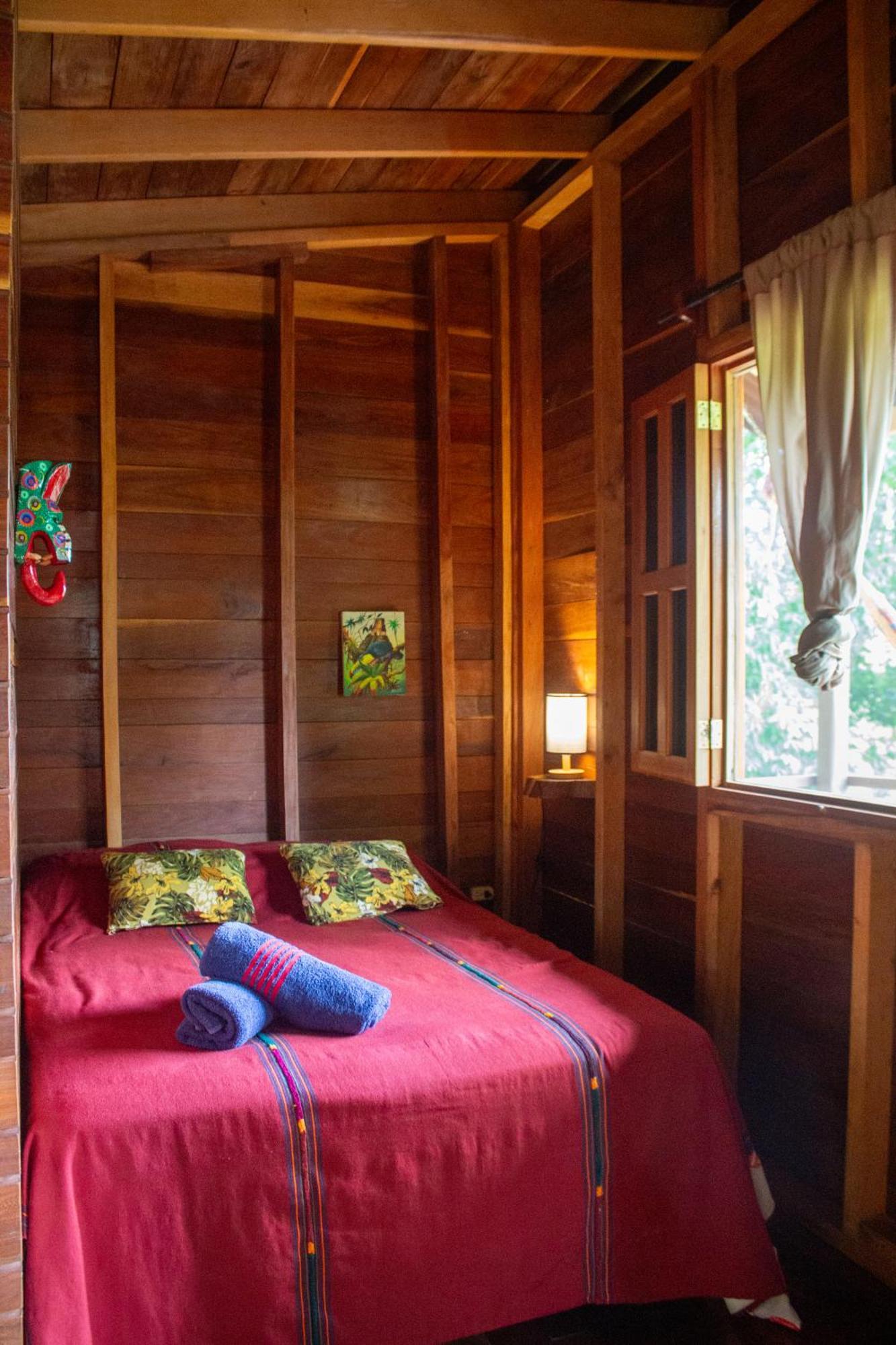 Alice Guesthouse El Remate Ngoại thất bức ảnh