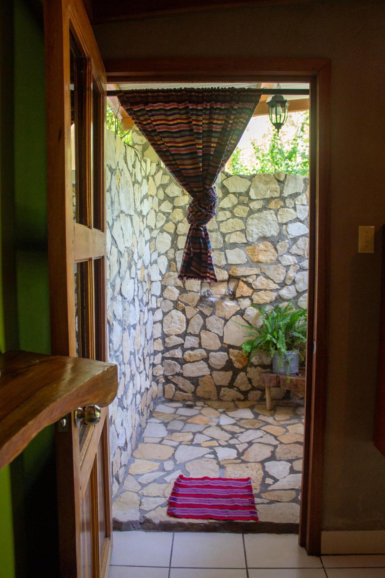 Alice Guesthouse El Remate Ngoại thất bức ảnh